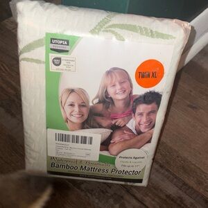 Utopia Bedding Bamboo Mattress Protector Twin XL